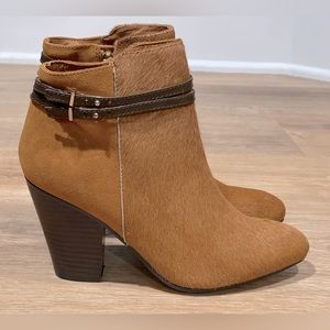 NEW HAL RUBENSTEIN TAN COWHIDE BOOTIES SIZE 7.5